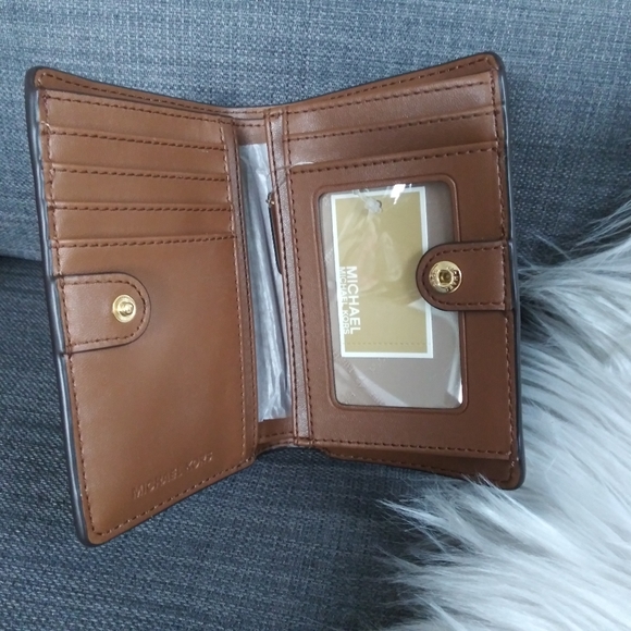 NWT MICHAEL KORS LEATHER MEDIUM SLIM WALLET CASE ORGANIZER - Picture 5 of 9